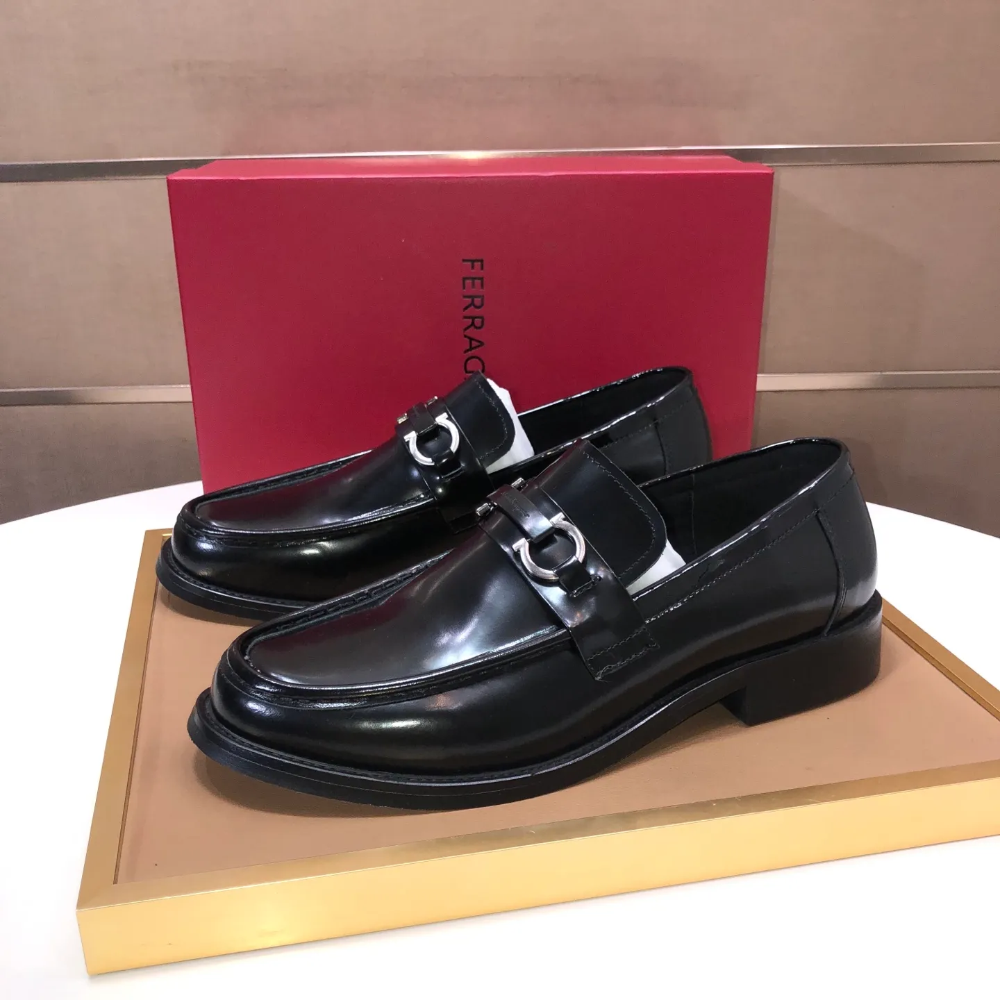 Men's shoes 💰540💰 [Ferragamo/Ferragamo] The latest model from the counter. Original imported high-quality cowhide with open sides + imported 🐂 cowhide lining + original luxury metal buckle + original combination outsole. Comparison is stress-free 38–45 (45 is custom-made and cannot be returned or exchanged)